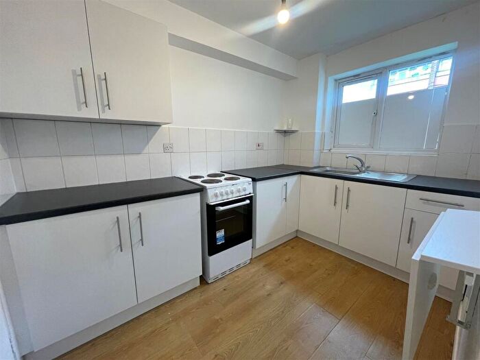 1 Bedroom Flat To Rent In Conway Gardens, Grays, RM17