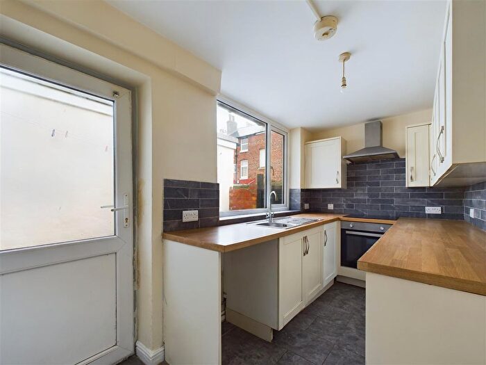3 Bedroom Terraced House For Sale In Nelson Street, Scarborough, YO12