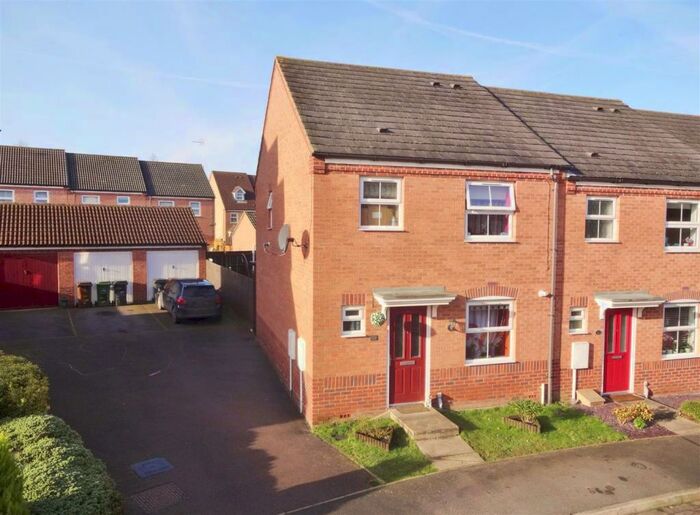 3 Bedroom End Of Terrace House To Rent In Siskin Close, Oakley Vale, Corby, NN18