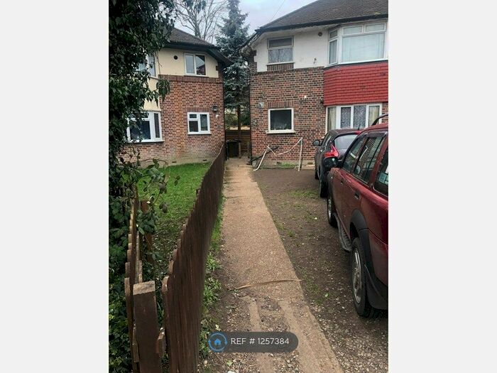 2 Bedroom Maisonette To Rent In Elmcroft Close, Feltham, TW14