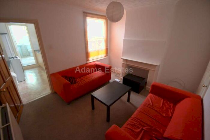 3 Bedroom Terraced House To Rent In Cardigan Gardens, Reading, RG1