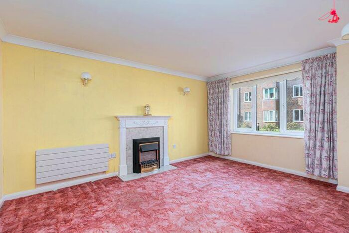 2 Bedroom Retirement Property For Sale In Portland Road, East Grinstead, RH19