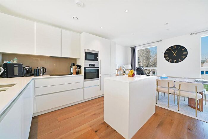 3 Bedroom Town House For Sale In Ryan Close, Kidbrooke, SE3