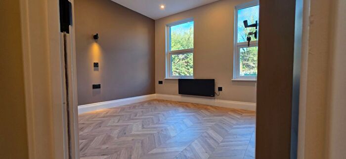 Studio To Rent In Godstone Road, Whyteleafe, CR3