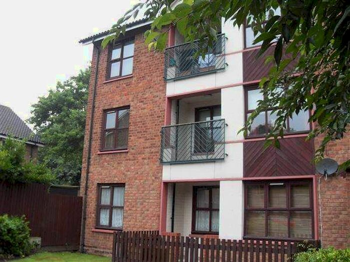 3 Bedroom Flat To Rent In Riddfield Road, Castle Bromwich, B36