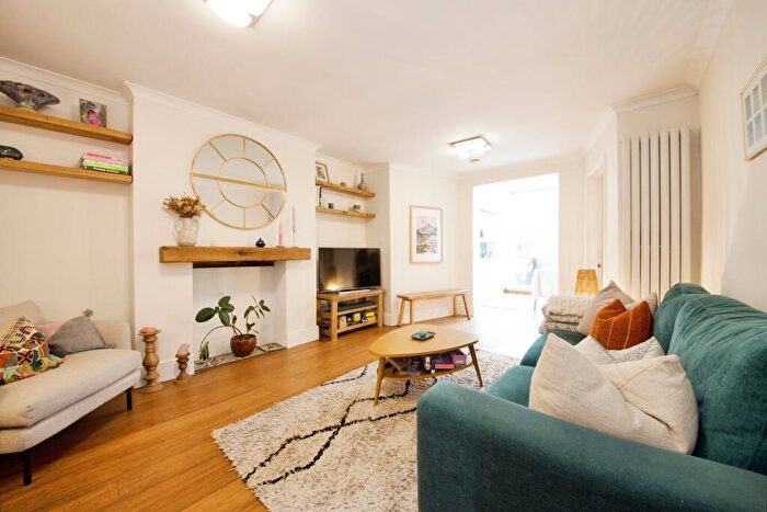 2 Bedroom Flat To Rent In Agar Grove, Camden, NW1