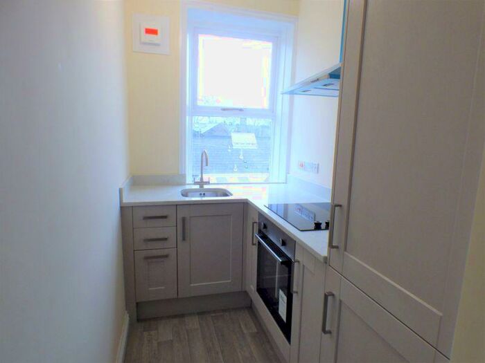 1 Bedroom Apartment To Rent In Flat Wentworth Street, Huddersfield, HD1