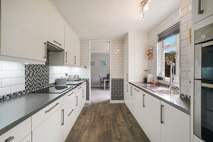 4 Bedroom Semi-Detached House For Sale In Conway Drive, Hayes, UB3