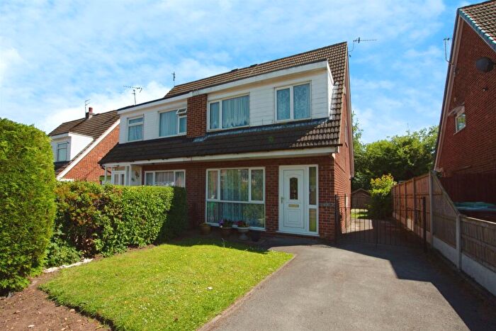 3 Bedroom Semi-Detached House For Sale In Willaston Close, Nottingham, NG6
