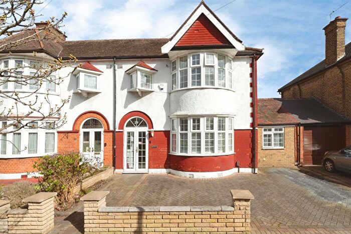 4 Bedroom End Terrace House For Sale In Ventnor Gardens, Barking, IG11