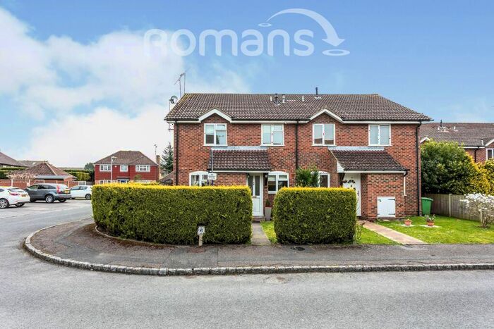 2 Bedroom Cluster House To Rent In Horsham Road, Sandhurst, GU47