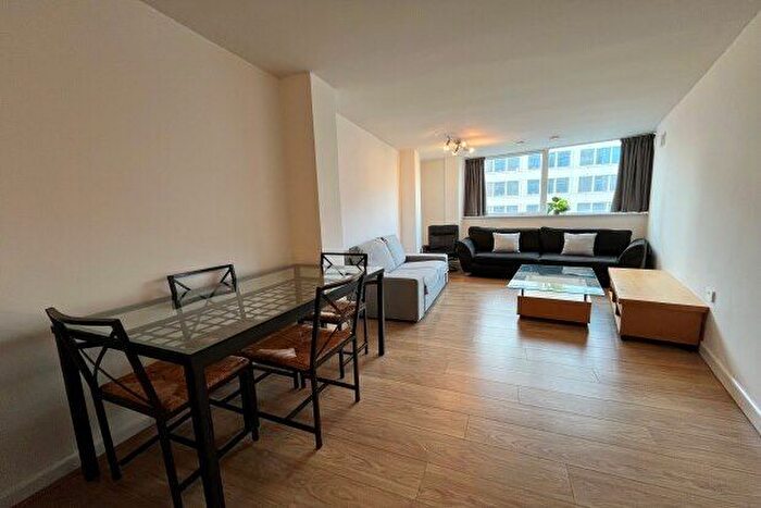 3 Bedroom Flat To Rent In Suffolk Street Queensway, Birmingham, B1