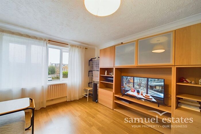 1 Bedroom Flat To Rent In Dolphin Court, Southey Road, SW19