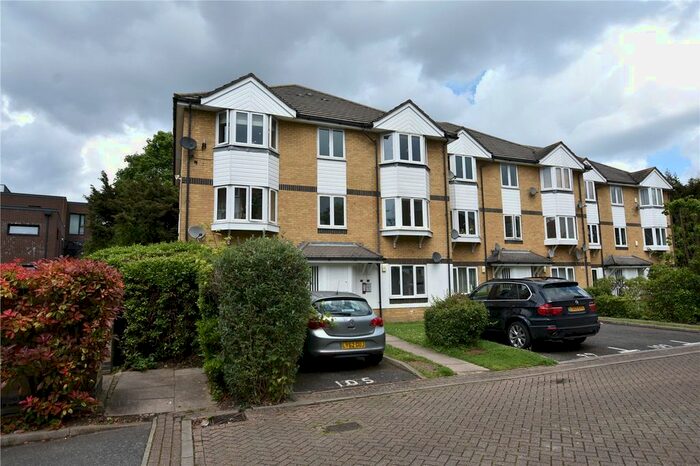 2 Bedroom Flat To Rent In Sheppard Drive, London, SE16