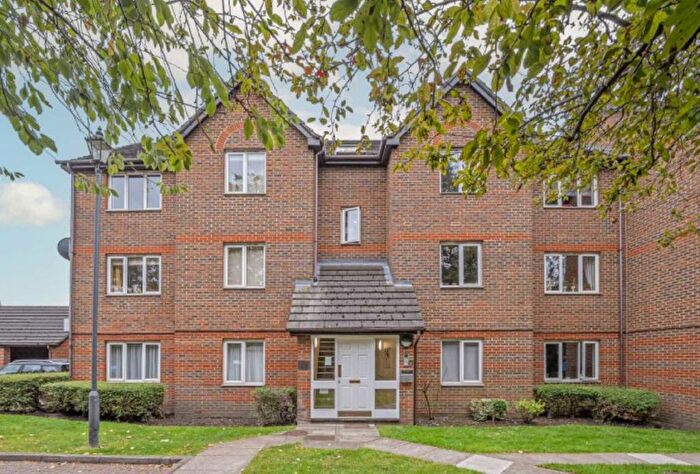 2 Bedroom Flat For Sale In John Austin Close, Kingston Upon Thames, KT2