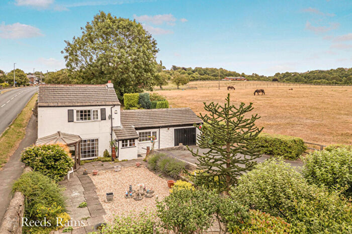 3 Bedroom Detached House For Sale In Scotchman Lane, Morley, Leeds, West Yorkshire, LS27