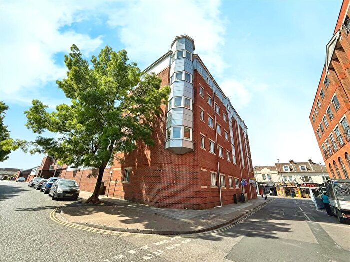 2 Bedroom Flat To Rent In Nancy Road, Portsmouth, Hampshire, PO1