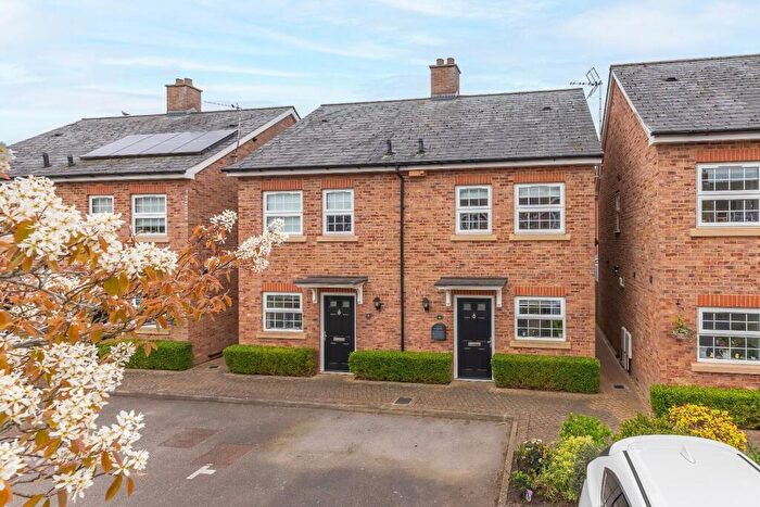 3 Bedroom Semi-Detached House For Sale In Jubilee Gardens, Tring, HP23