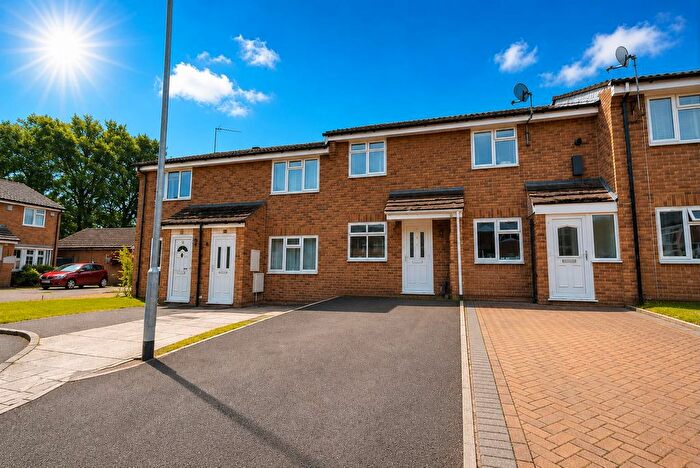 2 Bedroom End Of Terrace House For Sale In Magnolia Close, Sandhurst, GU47