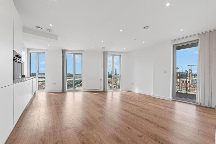 3 Bedroom Flat For Sale In Copeland Court, Knights Road, E16