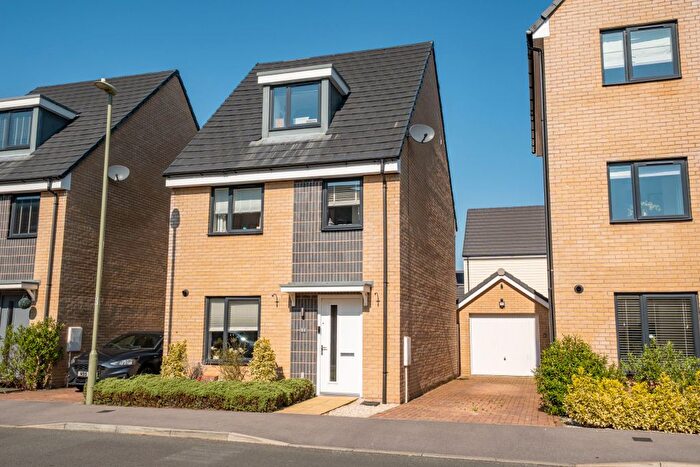 3 Bedroom Detached House For Sale In Cashmere Drive, Andover, SP11