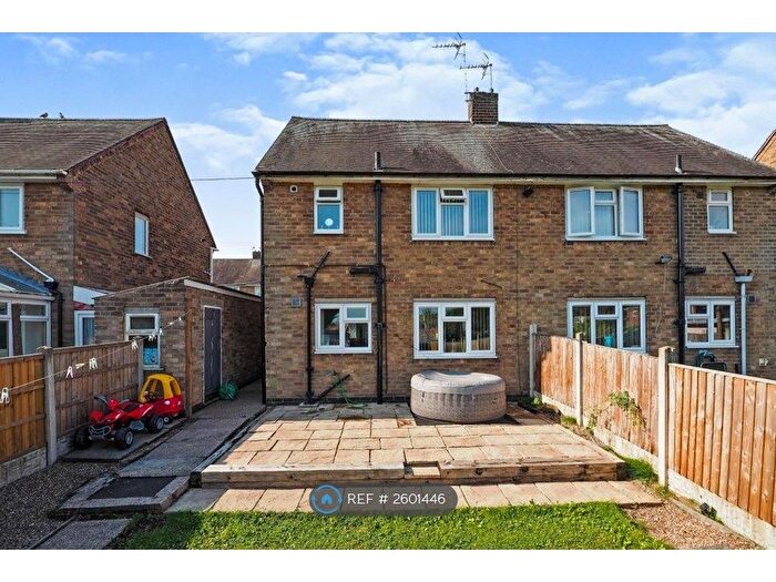 3 Bedroom Semi-Detached House To Rent In Pine Grove, Hucknall, Nottingham, NG15