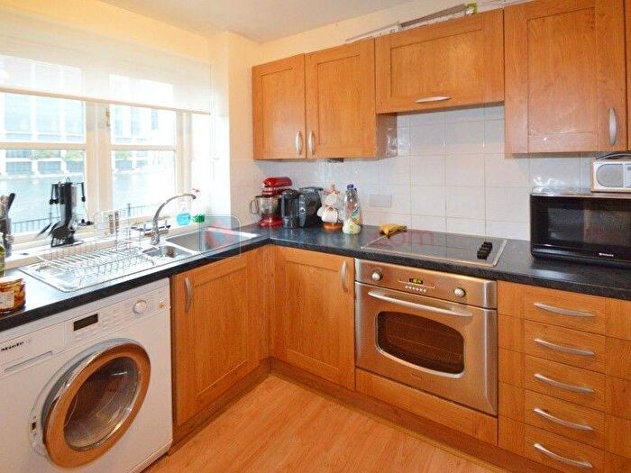 1 Bedroom Flat To Rent In Wheat Sheaf Close, Canary Wharf, Isle Of Dogs, Mudchute, Crossharbour, London, E14