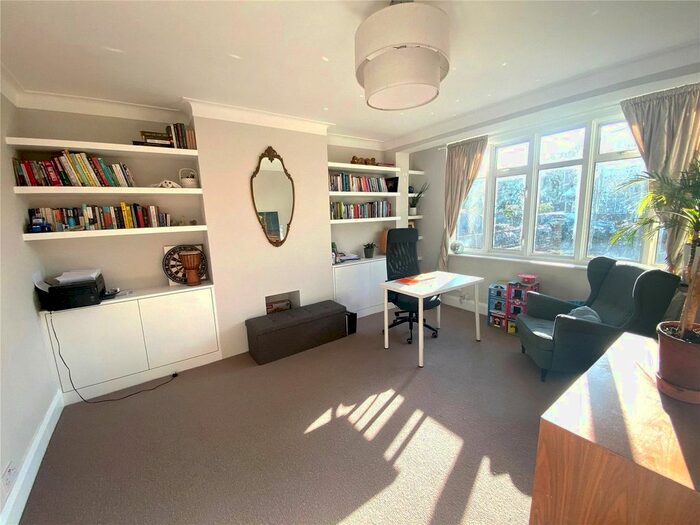 4 Bedroom Detached House To Rent In Harefield Road, London, SW16