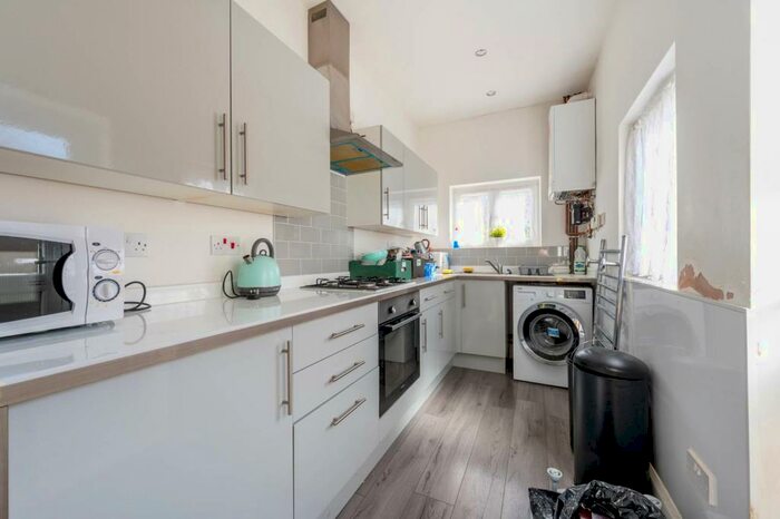 3 Bedroom House To Rent In Oval Road, East Croydon, Croydon, CR0