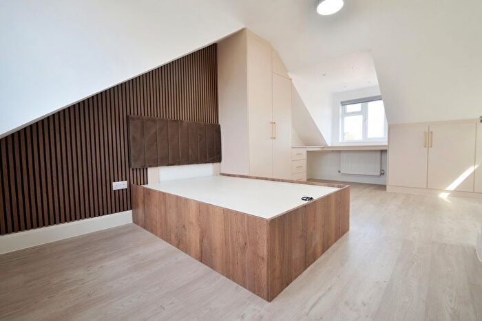 2 Bedroom Flat To Rent In Parkfield Road, Feltham, TW13