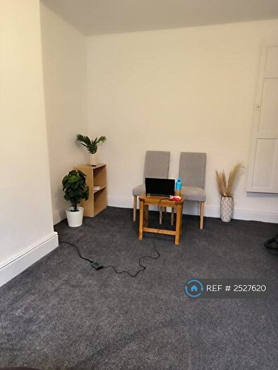 2 Bedroom End Of Terrace House To Rent In Pannal Street, Bradford, BD7