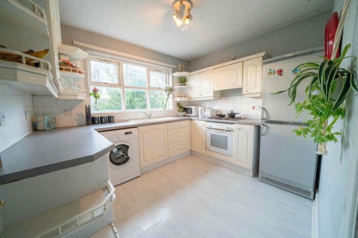 1 Bedroom Apartment For Sale In Lancaster Court, Ullet Road, Liverpool, Merseyside, L17