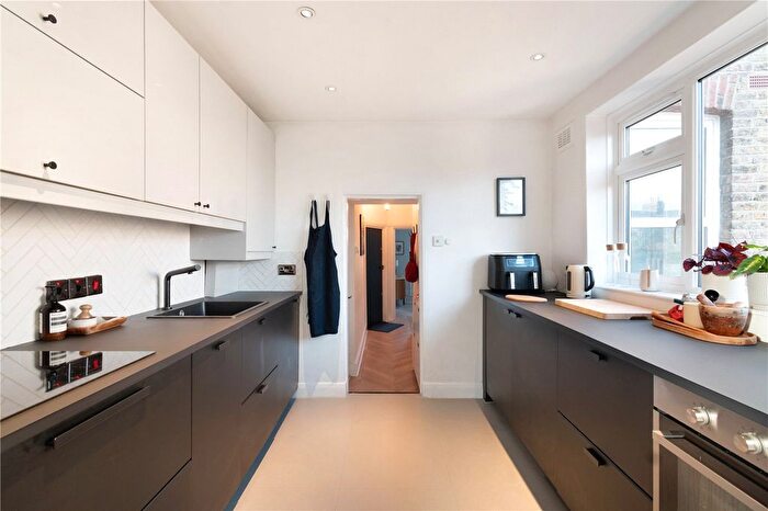 1 Bedroom Flat For Sale In Lordship Lane, London, SE22