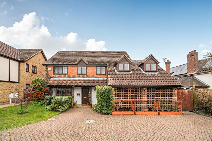 5 Bedroom Detached House For Sale In Eastwick Road, Bookham, KT23