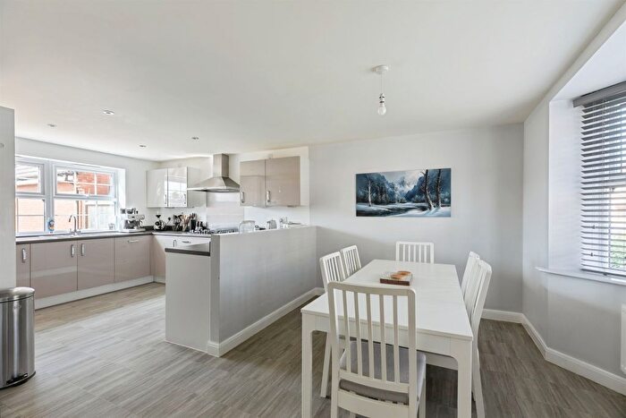 4 Bedroom Detached House For Sale In Saxon Way, Warboys, Huntingdon, PE28