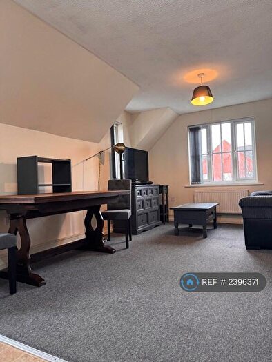 2 Bedroom Flat To Rent In Lloyd Road, Manchester, M19