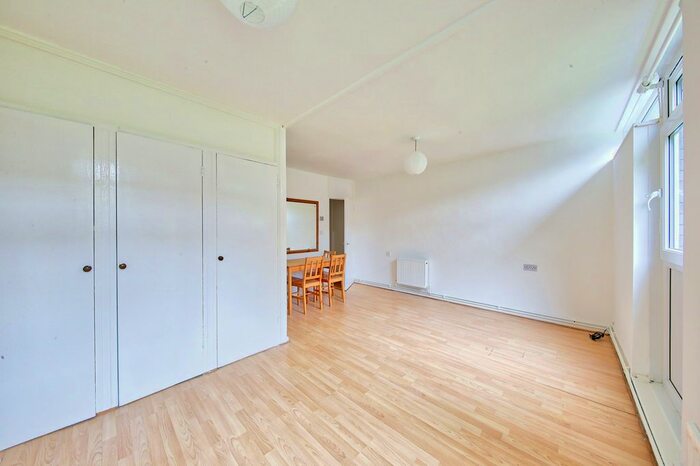Studio To Rent In Westbridge Road, London, SW11
