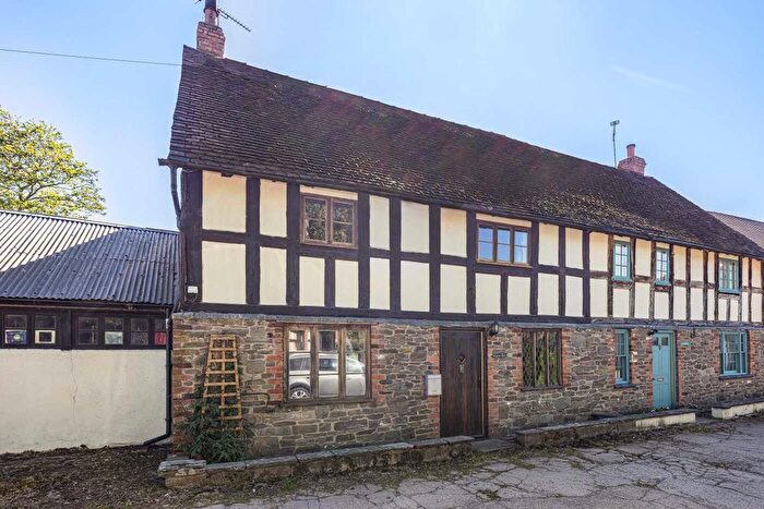 3 Bedroom Barn Conversion For Sale In Cuckoo Barn, Dishley Court, Newtown, Leominster, Herefordshire, HR6