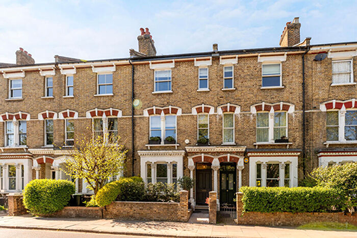 2 Bedroom Flat For Sale In St. John's Way, London, N19