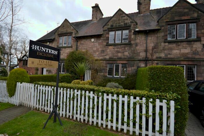 2 Bedroom Cottage To Rent In The Green, Worsley, Manchester, M28