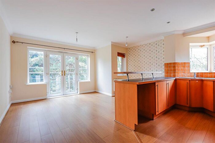 2 Bedroom Apartment For Sale In Heol Cilffrydd, Barry, CF63
