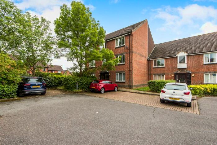 1 Bedroom Apartment To Rent In Dairymans Walk, Guildford, GU4