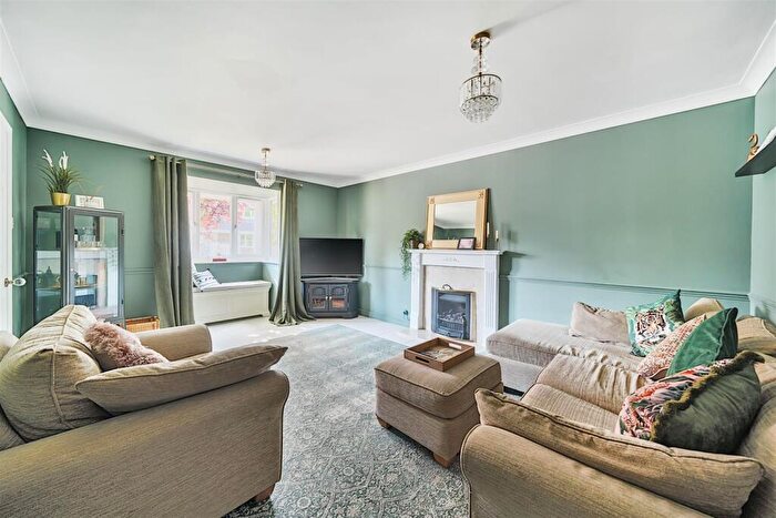 4 Bedroom Detached House For Sale In Sampan Close, Warsash, SO31