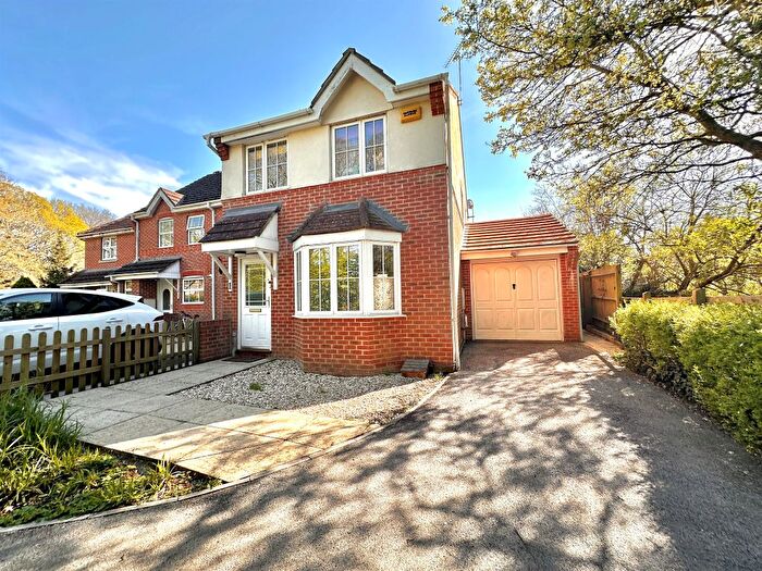 3 Bedroom End Terrace House For Sale In Tristram Close, Chandler's Ford, Eastleigh, SO53