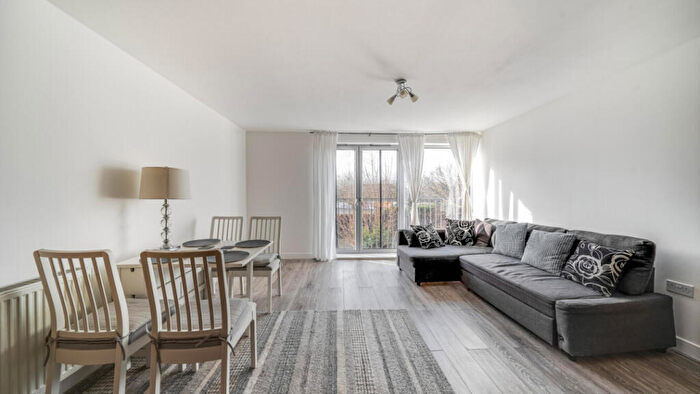 1 Bedroom Flat For Sale In Highbridge Road, Barking, IG11