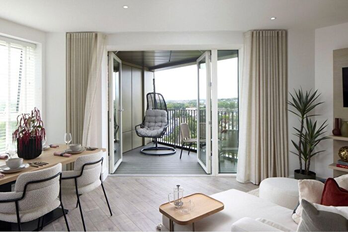 3 Bedroom Flat For Sale In Silver Road, London, SE13