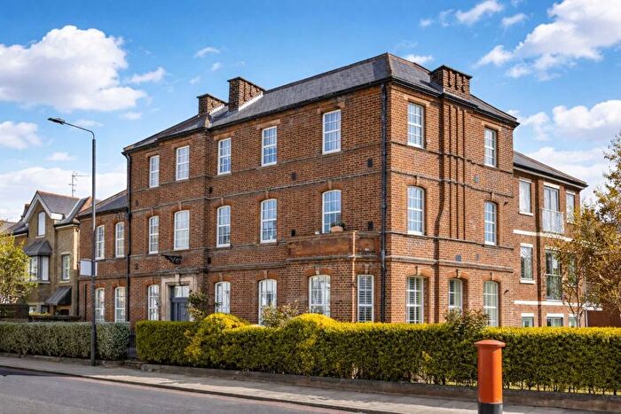2 Bedroom Flat For Sale In Trinity Crescent, London, SW17