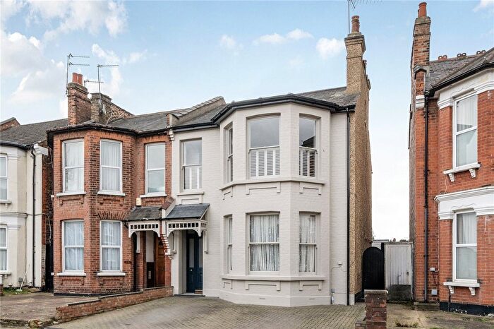4 Bedroom Semi Detached House For Sale In Palmerston Road, Wood Green, London, N22