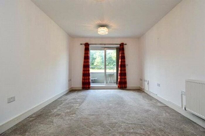 2 Bedroom Flat To Rent In Cofton Park Close, Rednal, Birmingham, West Midlands, B45