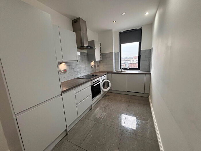 2 Bedroom Flat To Rent In Knights House, The Parade, Sutton Coldfield, B72